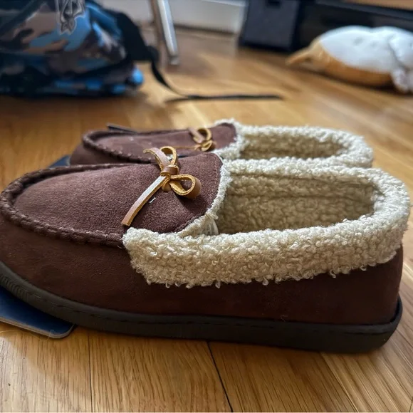 Dockers Brown and Cream Suede Slippers with Plush Lining - Picture 1 of 5
